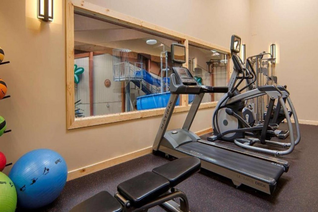 Quality Inn & Suites Detroit Lakes, MN 14/17