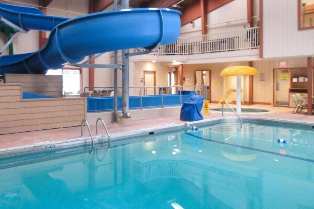 Quality Inn & Suites Detroit Lakes, MN 10/17