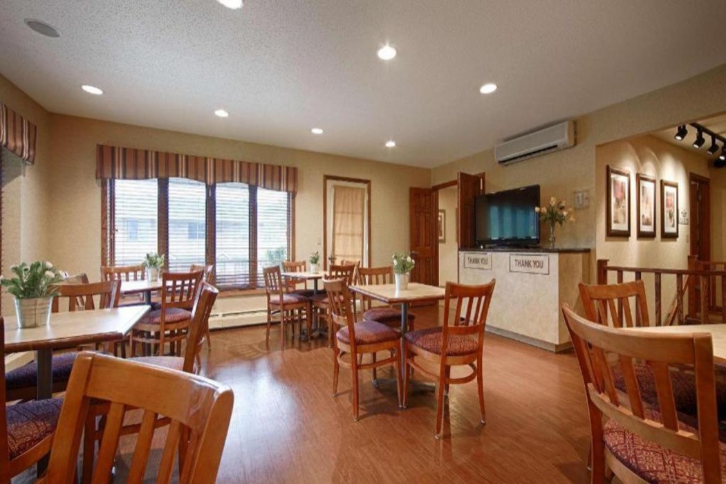 Quality Inn & Suites Detroit Lakes, MN 7/17