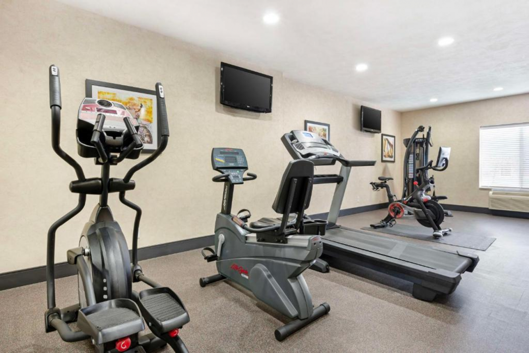 Best Western Plus Howe Inn 20/36