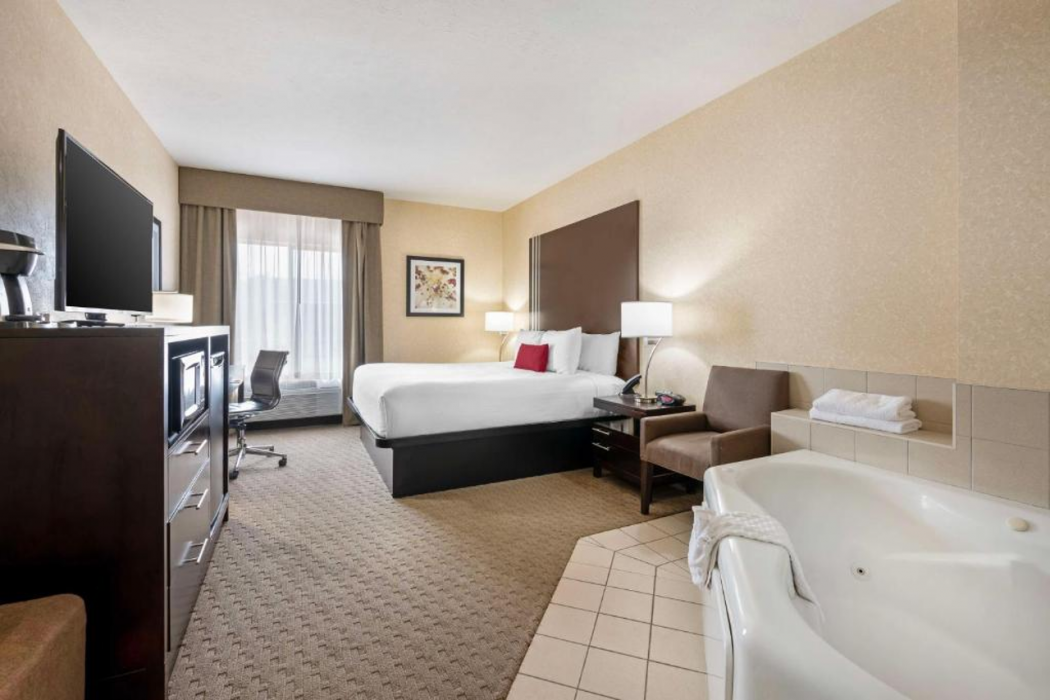 Best Western Plus Howe Inn 11/36