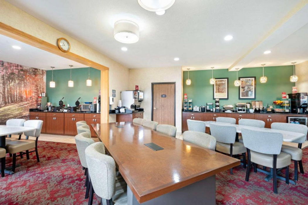 Best Western Plus Howe Inn 31/36