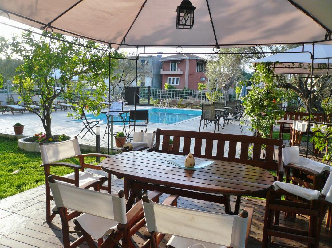 Avra Hotel 40/71