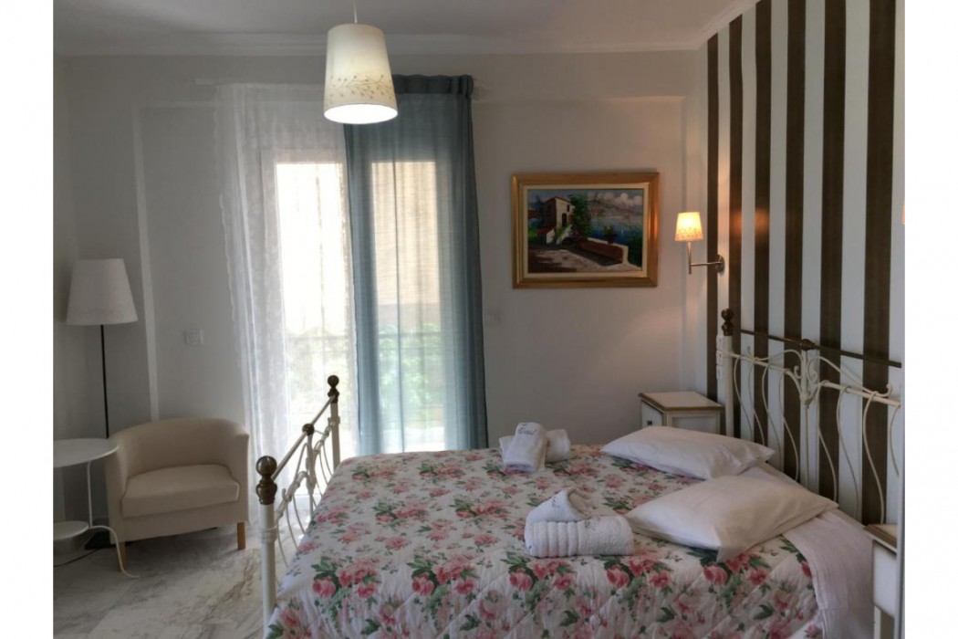 Avra Hotel 18/71