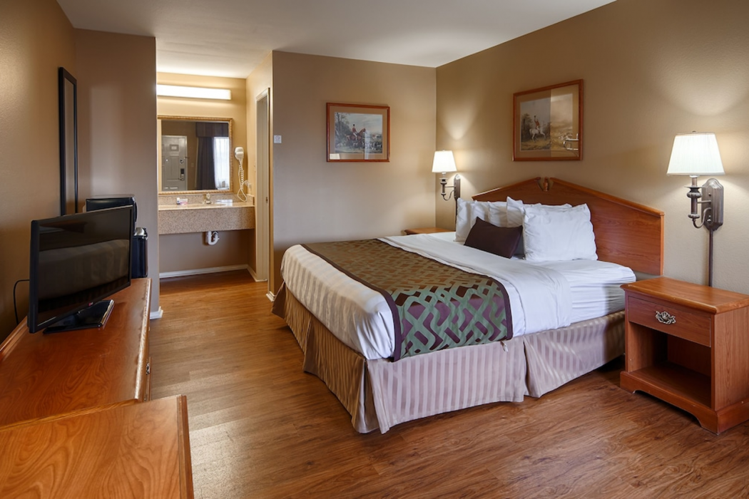Americas Best Value Inn & Suites Sonora 5/17