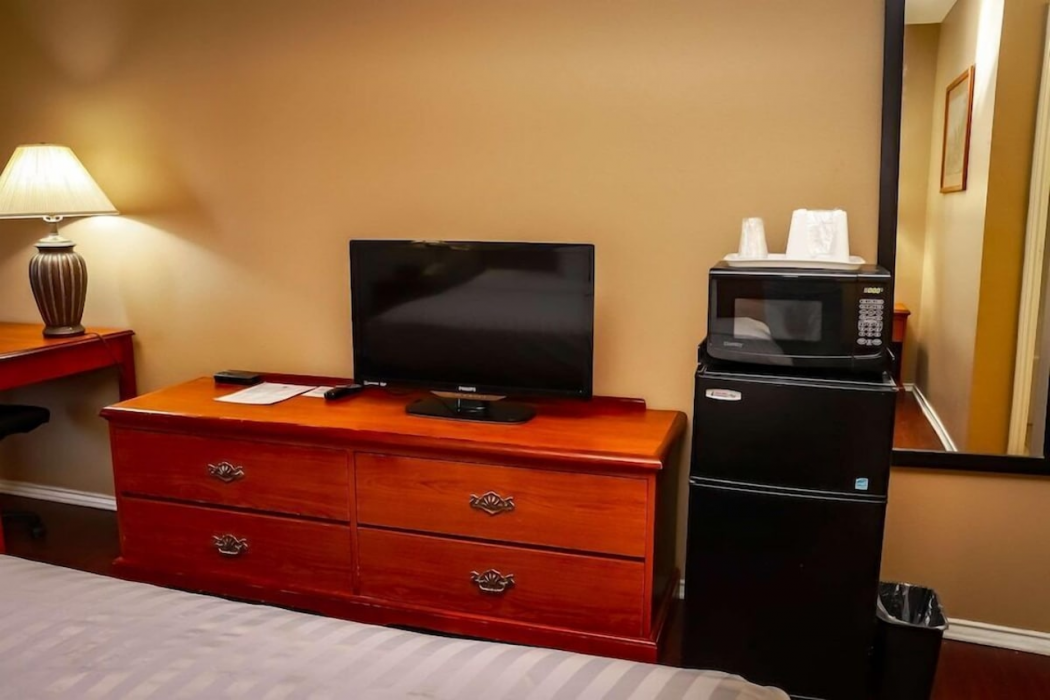 Americas Best Value Inn & Suites Sonora 4/17