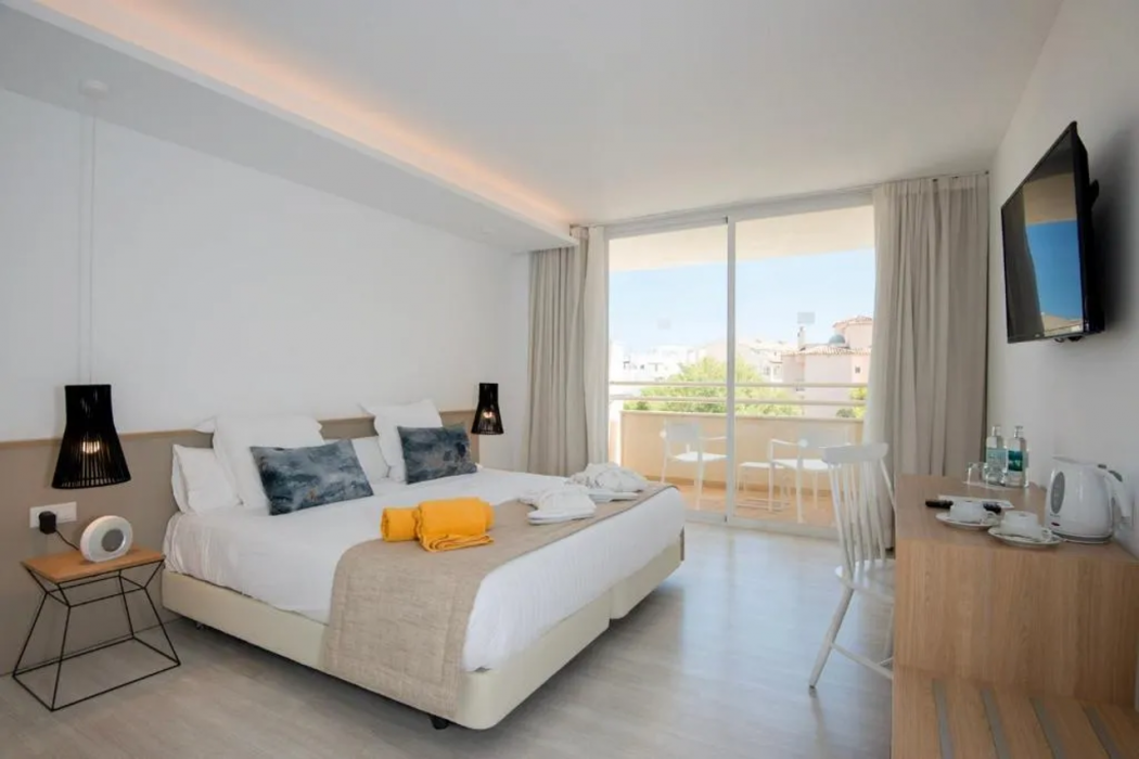 Globales Cala Bona Suites 18/56