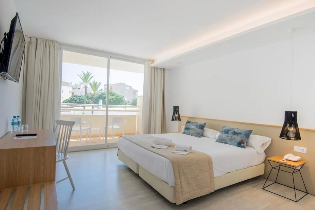 Globales Cala Bona Suites 17/56