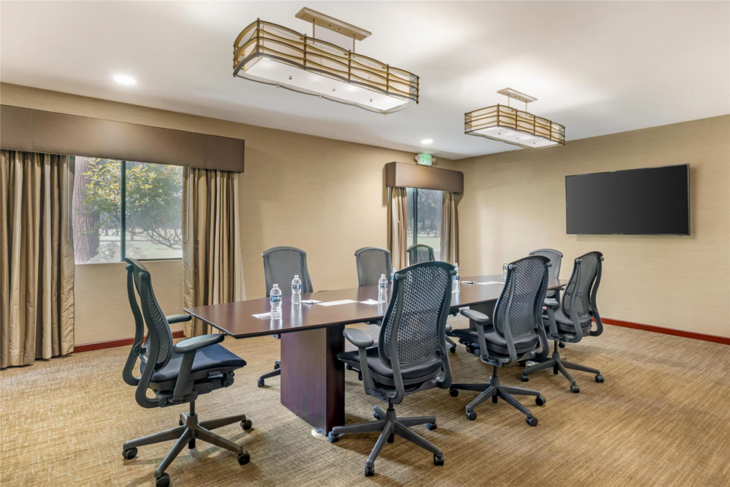 Best Western Plus Plaza by the Green 17/36