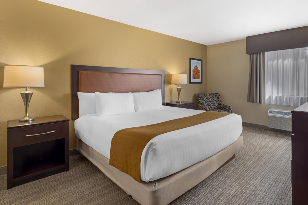 Best Western Plus Plaza by the Green 10/36