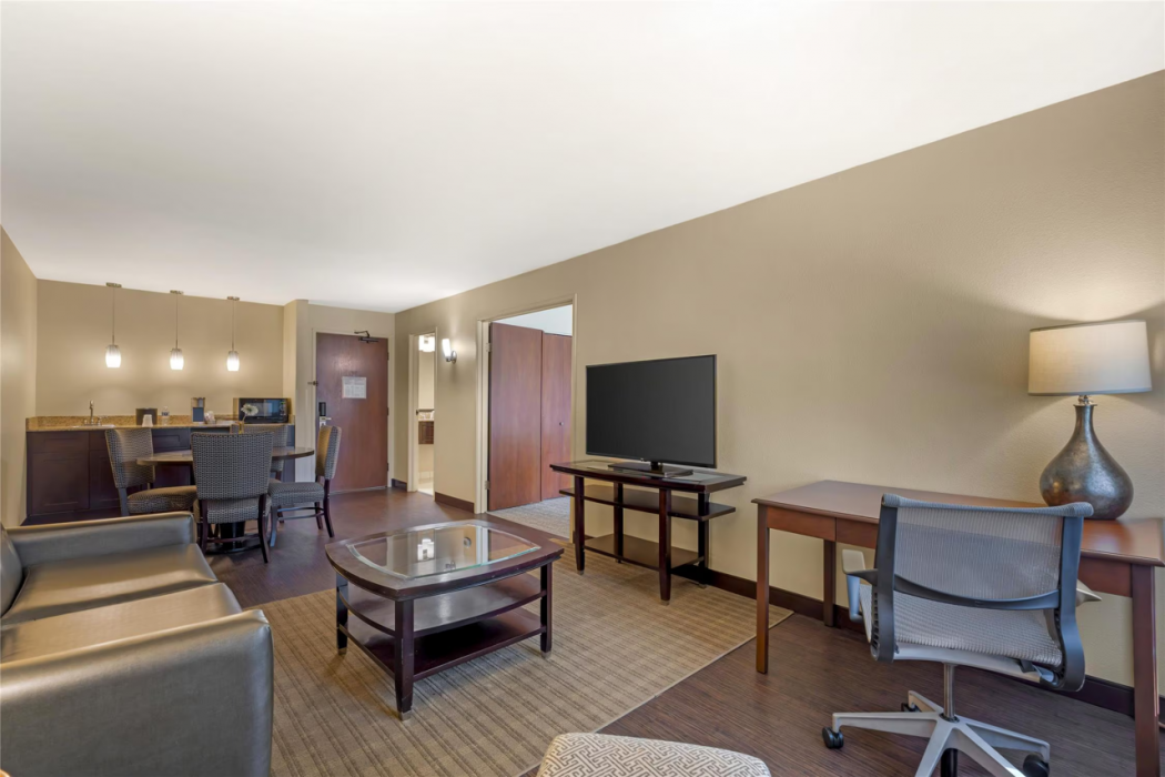 Best Western Plus Plaza by the Green 15/36
