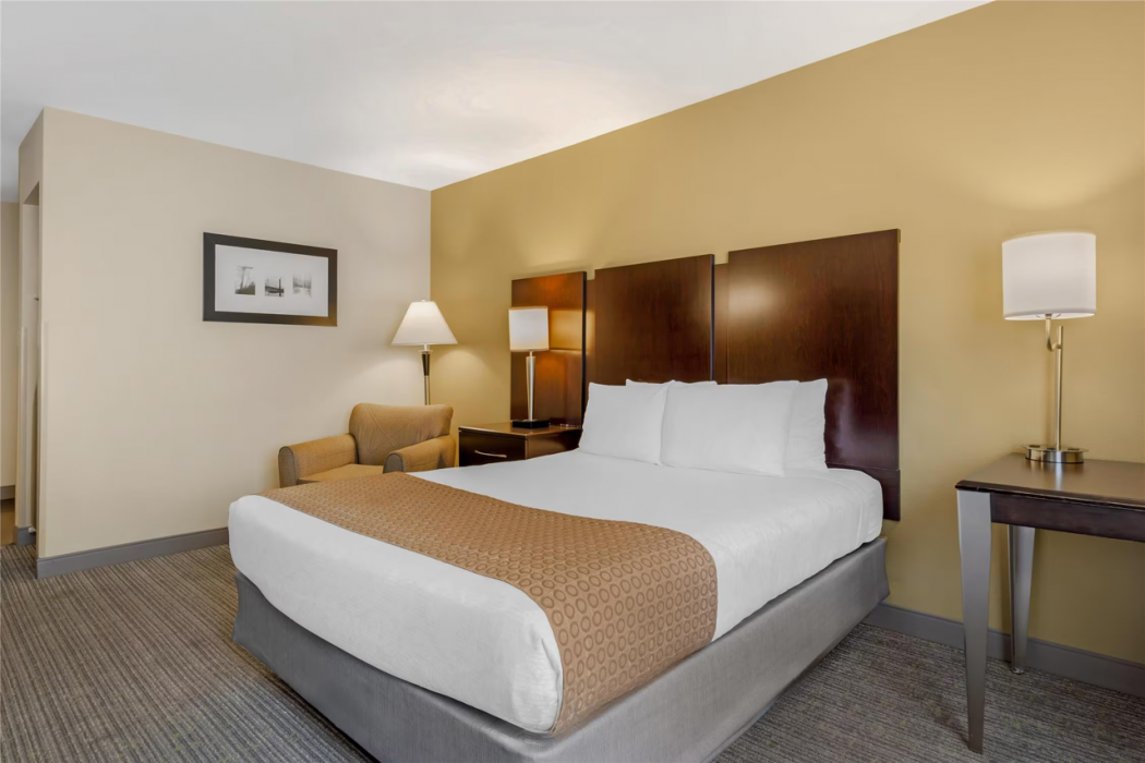 Best Western Plus Plaza by the Green 11/36