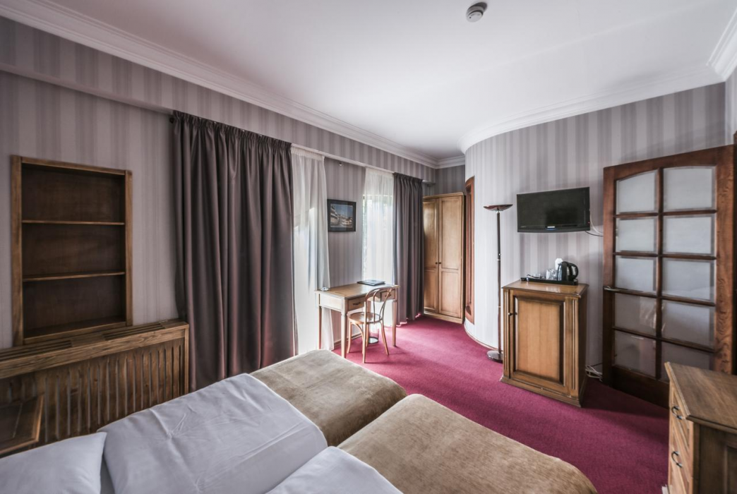 Kopala Hotel 8/55