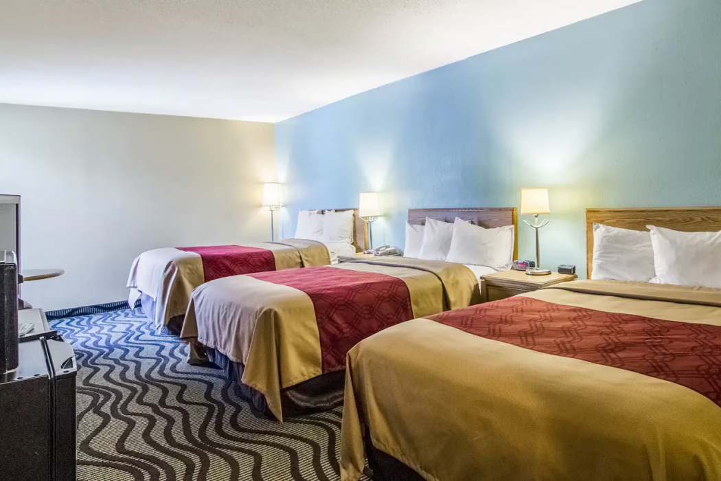 Econo Lodge Darien GA 11/23