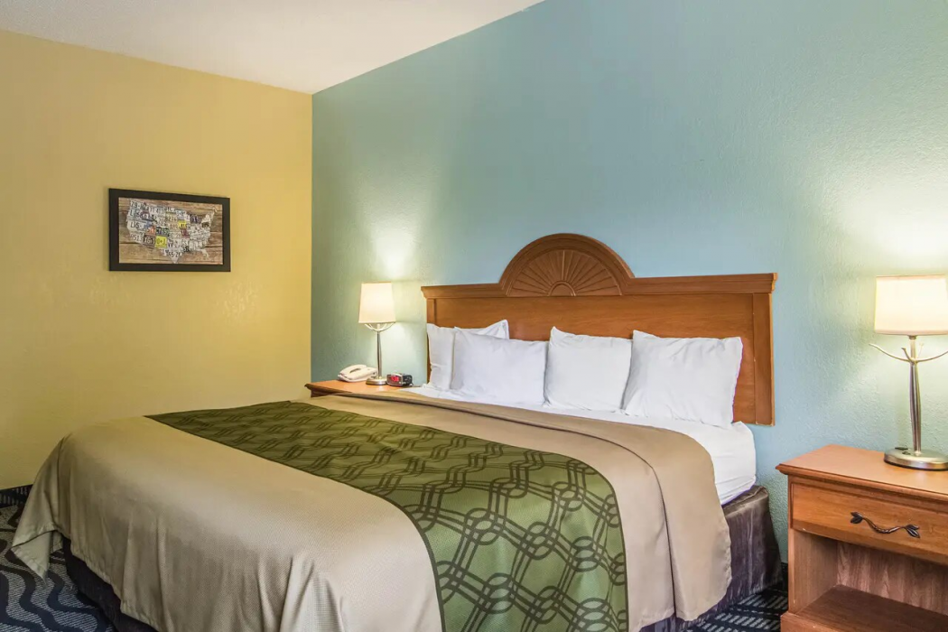 Econo Lodge Darien GA 12/23