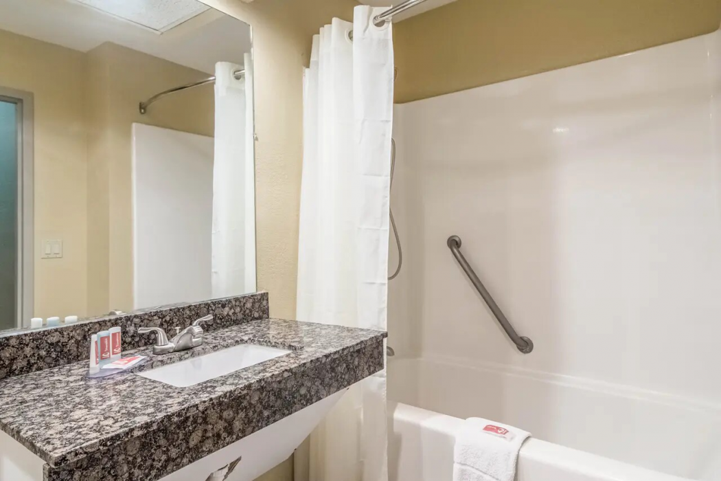 Econo Lodge Darien GA 13/23
