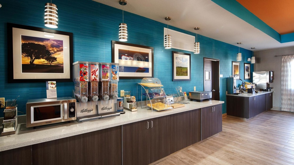 Best Western Plus Lonestar Inn and Suites 17/29