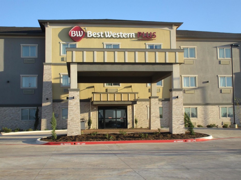 Best Western Plus Lonestar Inn and Suites 22/29