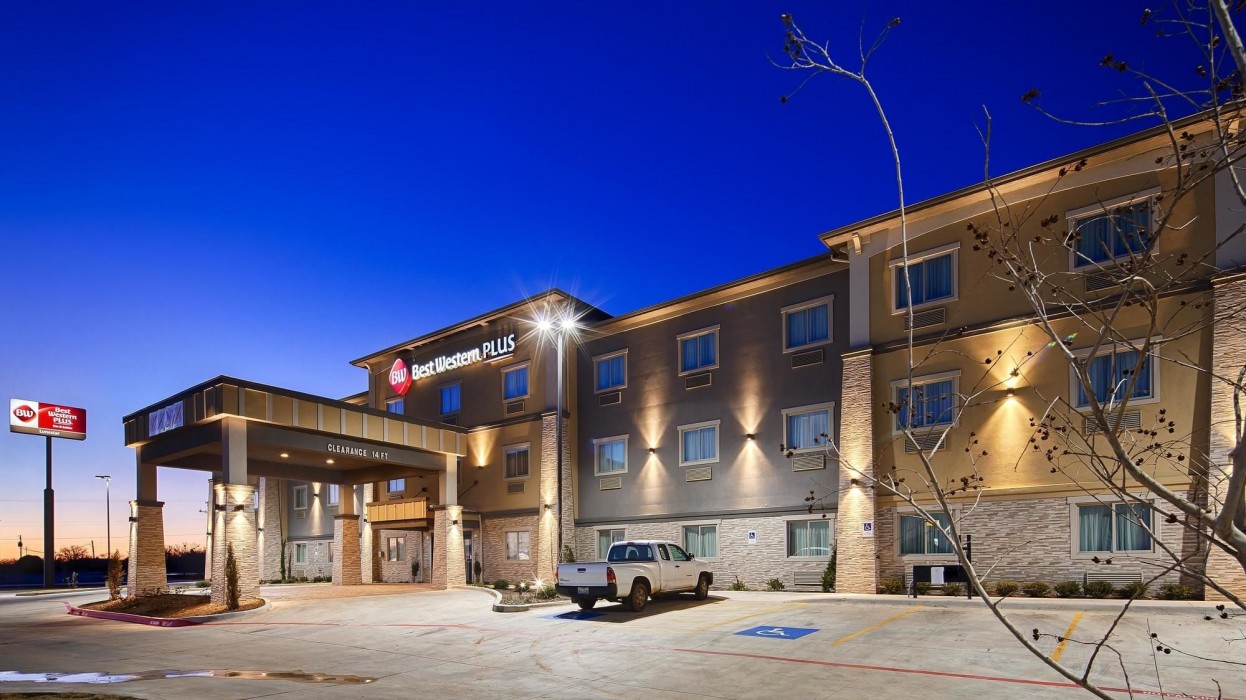 Best Western Plus Lonestar Inn and Suites 23/29