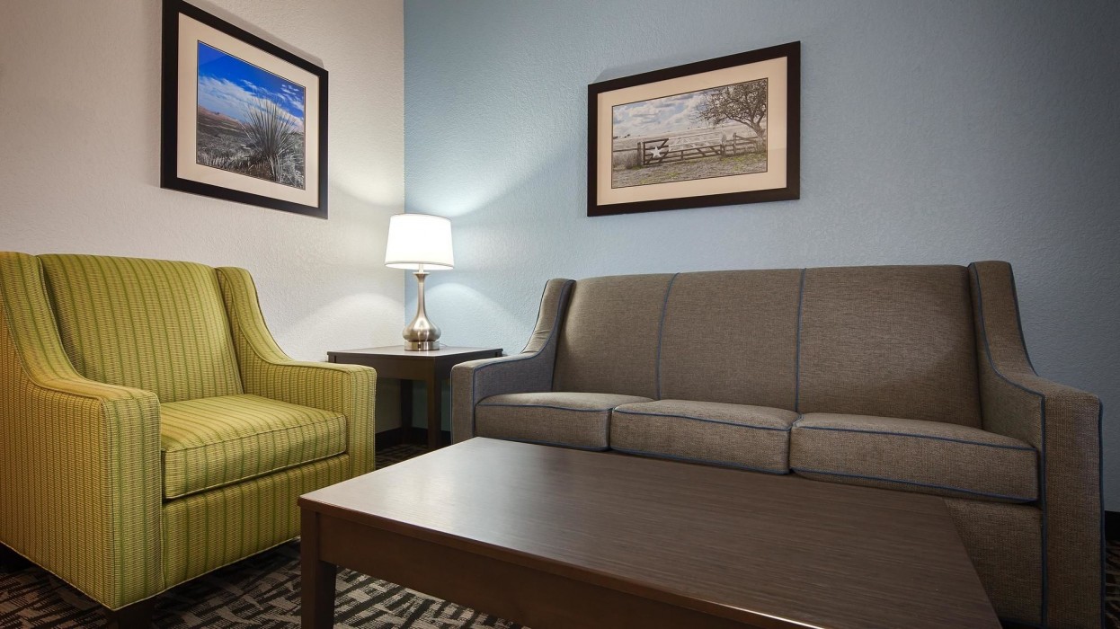 Best Western Plus Lonestar Inn and Suites 11/29