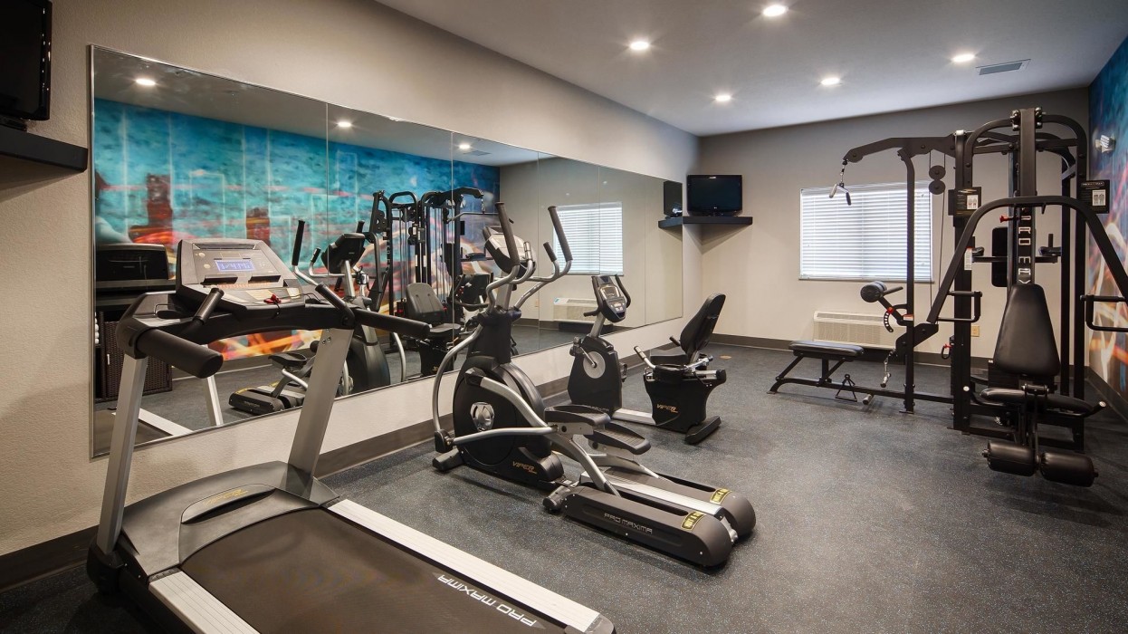 Best Western Plus Lonestar Inn and Suites 8/29