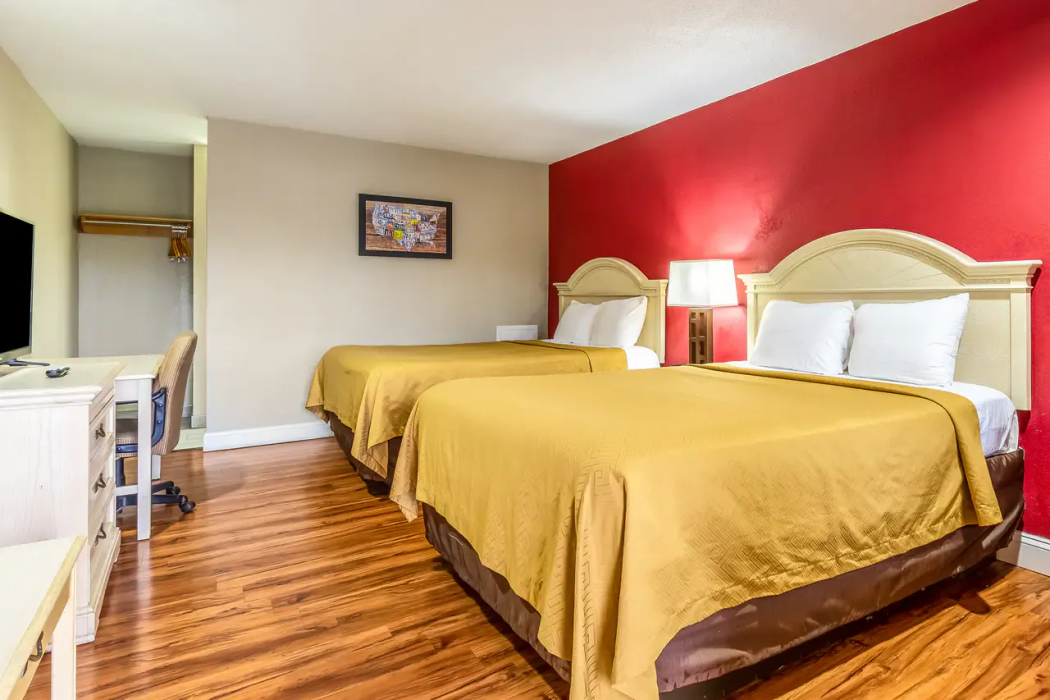 Econo Lodge Berea 15/37