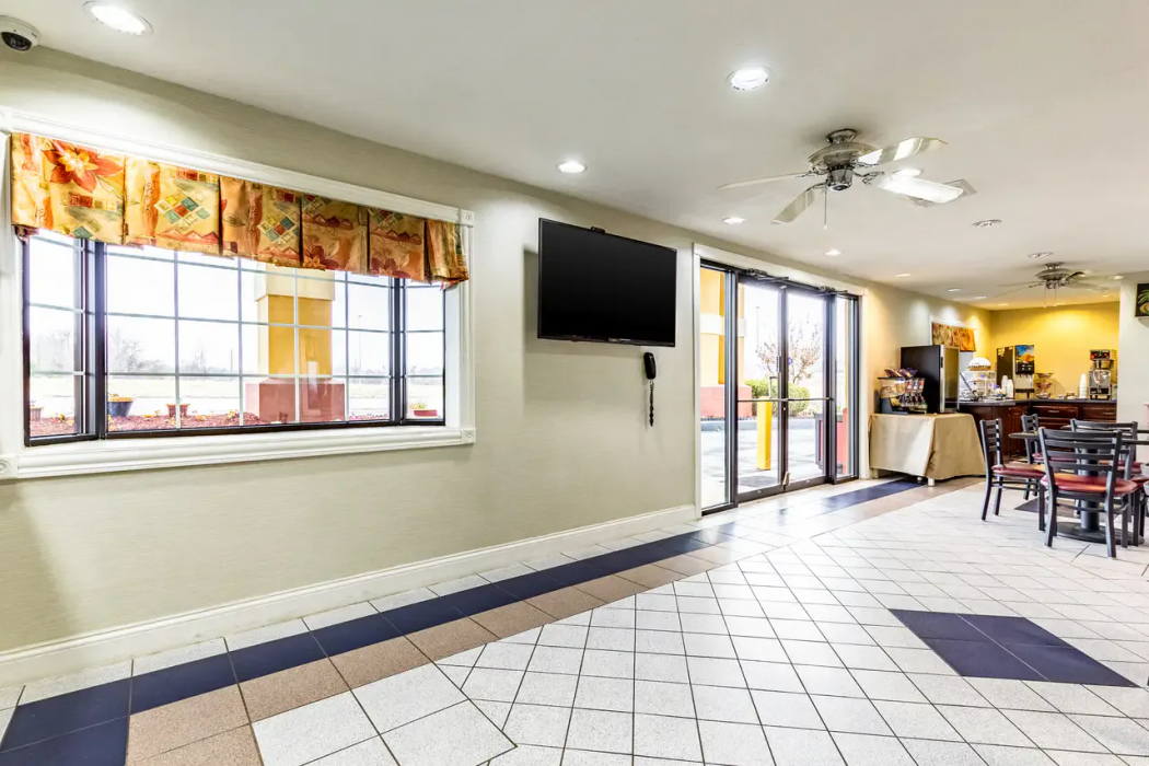 Econo Lodge Berea 9/37