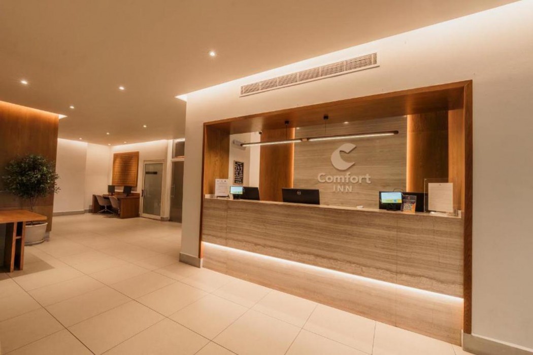 Comfort Inn Monterrey Valle 12/40