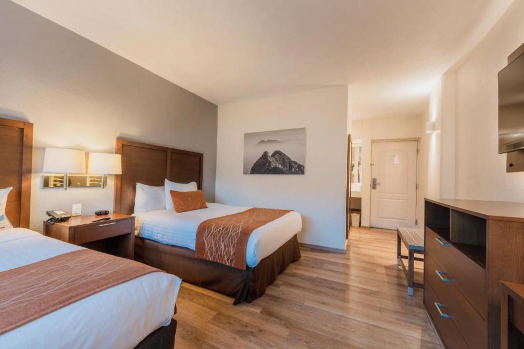 Comfort Inn Monterrey Valle 20/40