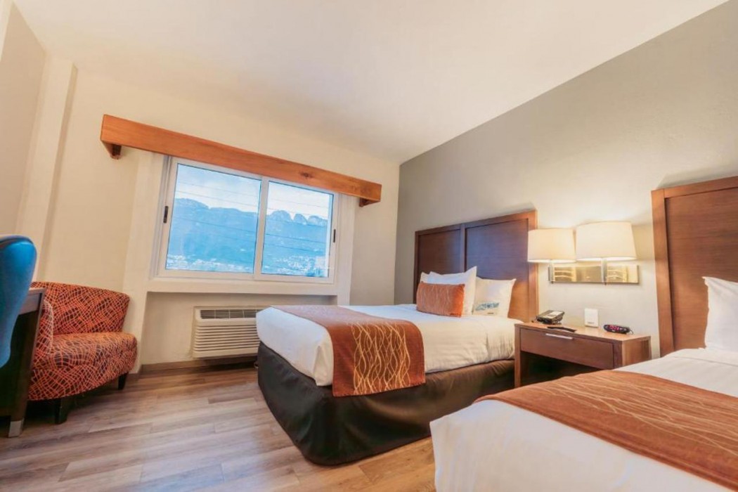 Comfort Inn Monterrey Valle 18/40