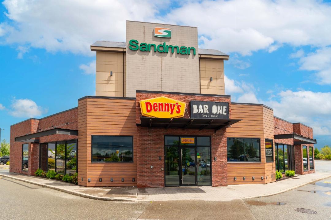 Sandman Hotel Abbotsford Airport 2/33
