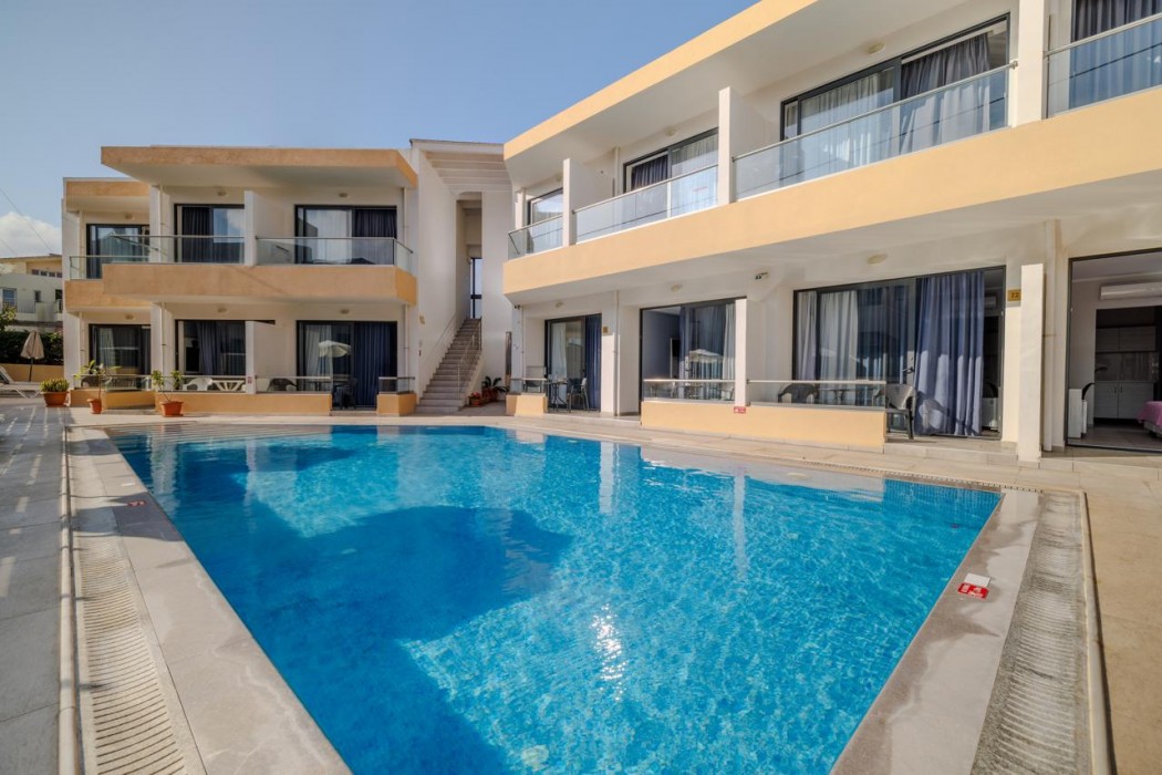 Blue Aegean Hotel and Suites 32/64