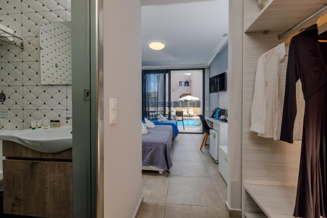 Blue Aegean Hotel and Suites 12/64