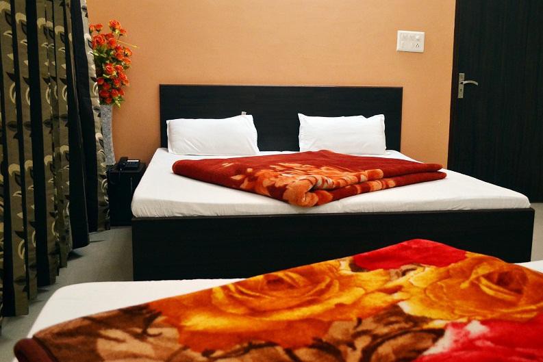 HOTEL KRISHNAS 21/59