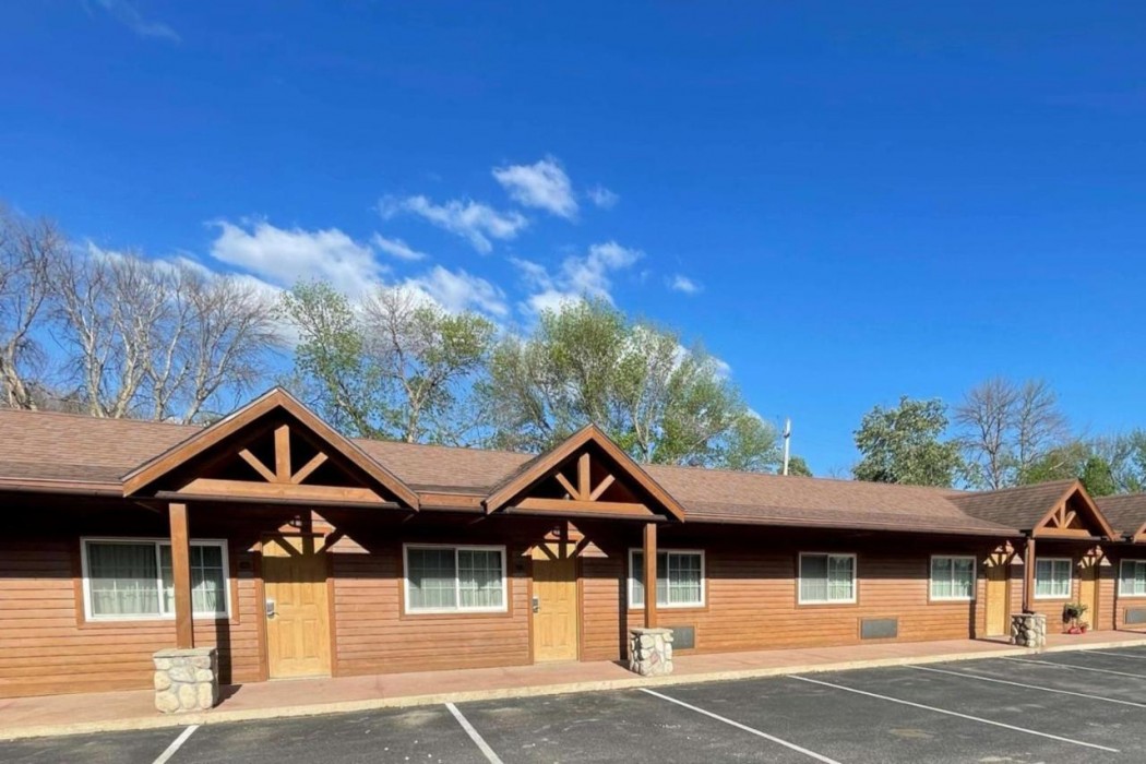 Crossroads Hotel & Event Center 4/16