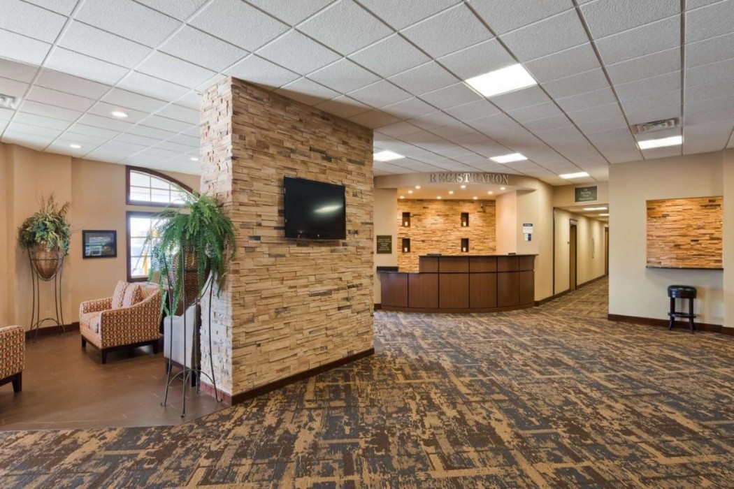 Crossroads Hotel & Event Center 5/16