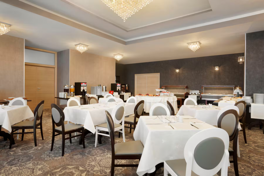 Ramada by Wyndham Constanta 36/51