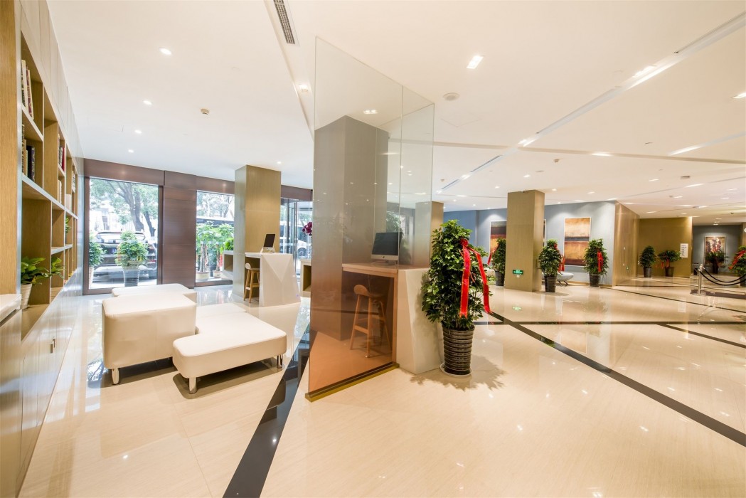 HOLIDAY INN EXPRESS CHENGDE DOWNTOWN 56/86
