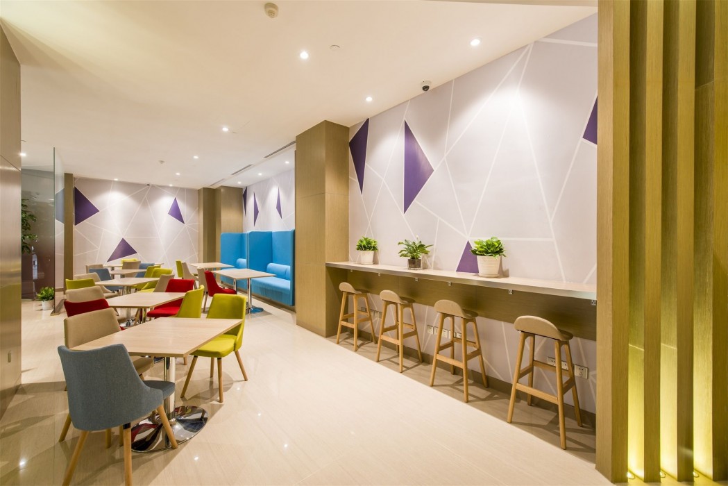 HOLIDAY INN EXPRESS CHENGDE DOWNTOWN 39/86