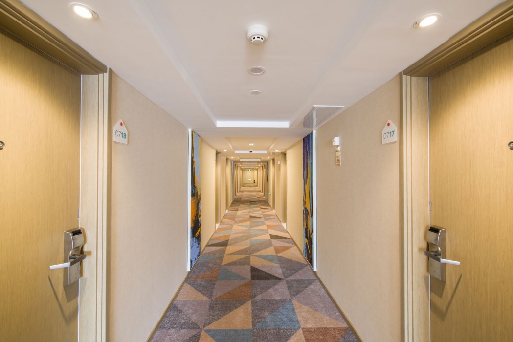 HOLIDAY INN EXPRESS CHENGDE DOWNTOWN 38/86