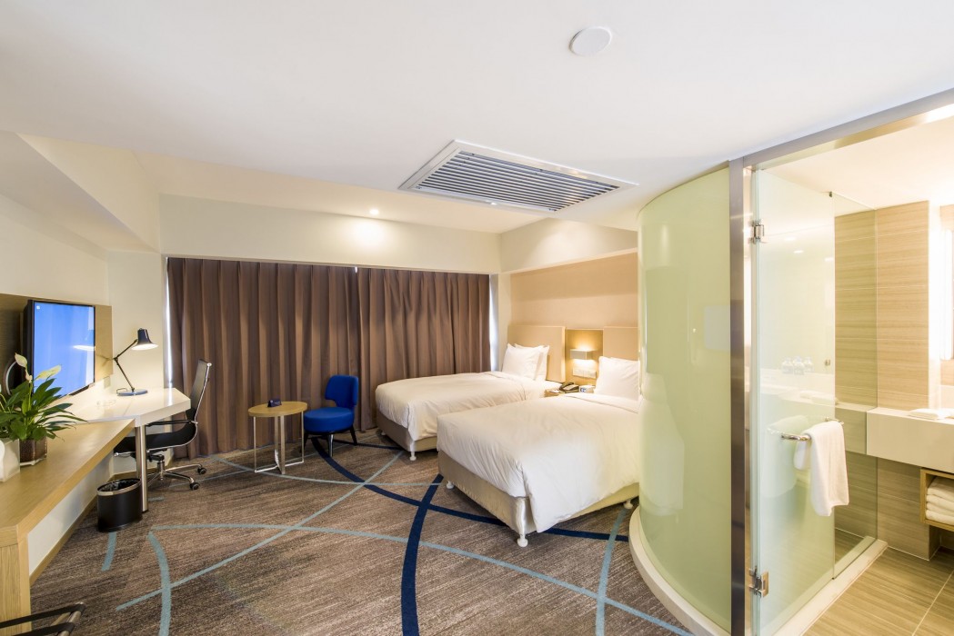 HOLIDAY INN EXPRESS CHENGDE DOWNTOWN 43/86