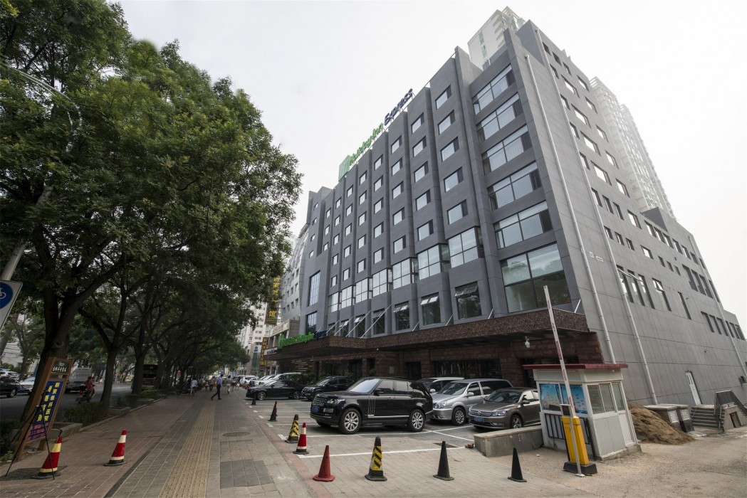 HOLIDAY INN EXPRESS CHENGDE DOWNTOWN 32/86