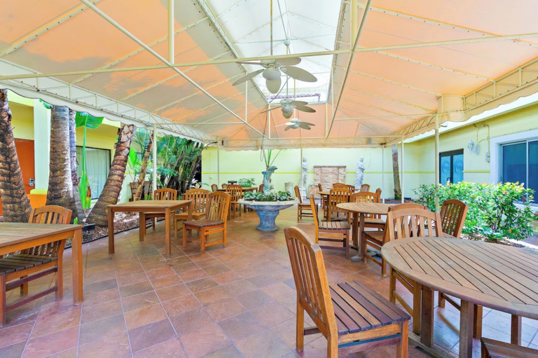 Oasis Boca Raton 24/46