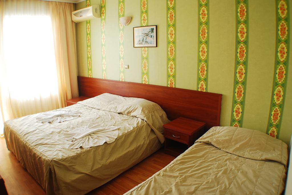 LOTOS HOTEL 17/61