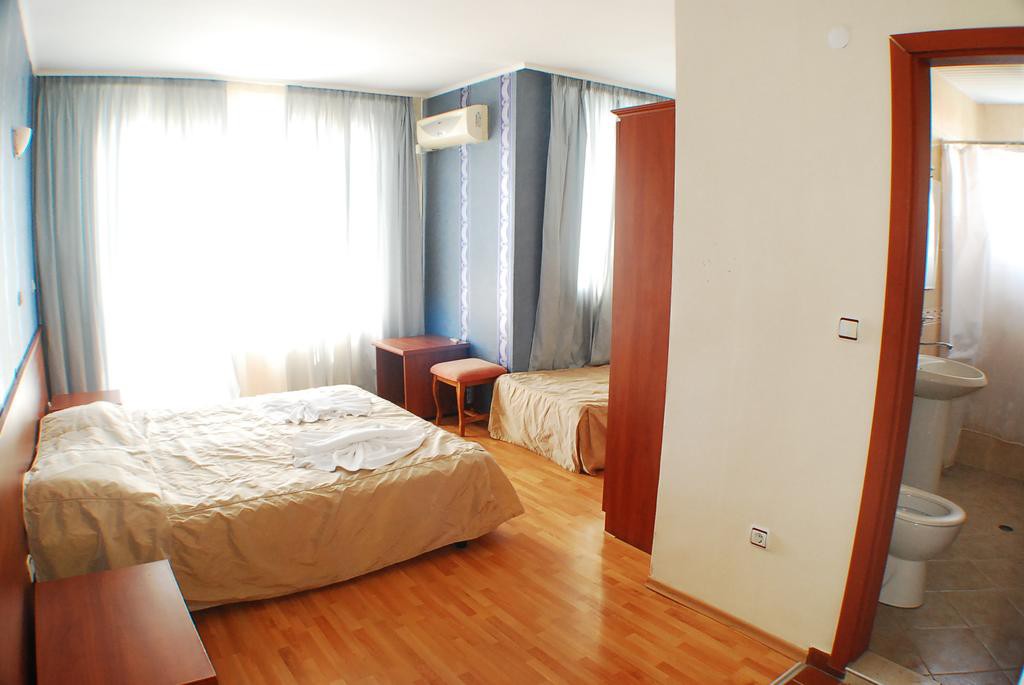LOTOS HOTEL 19/61