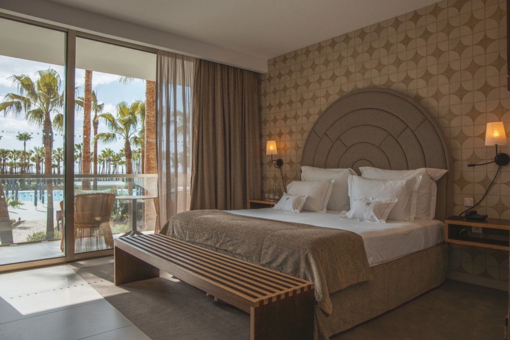 Wine & Books by the sea - Algarve Resort 12/87