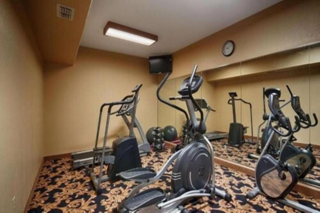 Days Inn & Suites by Wyndham Beeville 20/42