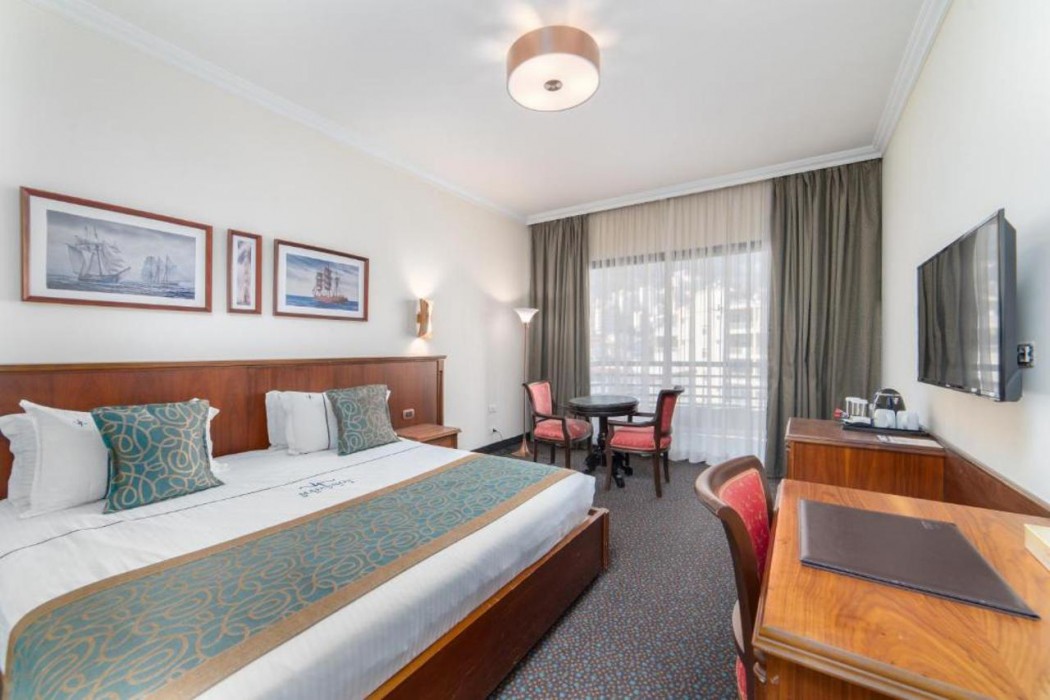 Madisson Hotel 12/60