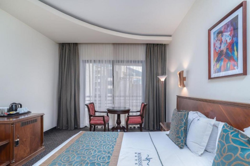 Madisson Hotel 11/60