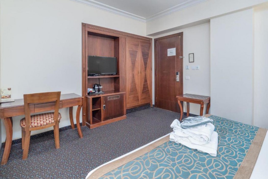 Madisson Hotel 15/60